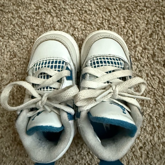 Jordan 4 - Picture 2 of 5